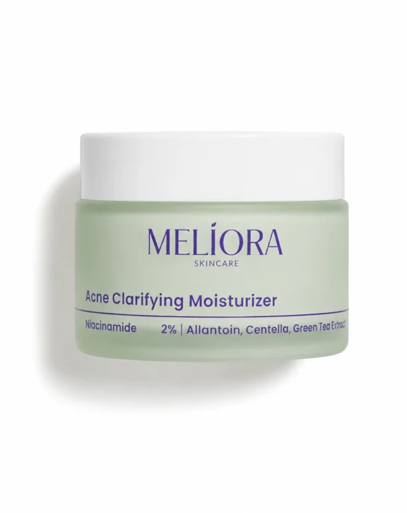 Hydrate, soothe, and clarify your skin with Melíora Clarifying Moisturizer. Infused with 2% Niacinamide, Centella Asiatica, Green Tea, and Allantoin, this lightweight moisturizer helps calm irritation, improve skin texture, and support a healthy radiant glow without feeling greasy. Perfect for daily use and suitable for all skin types. 🌿