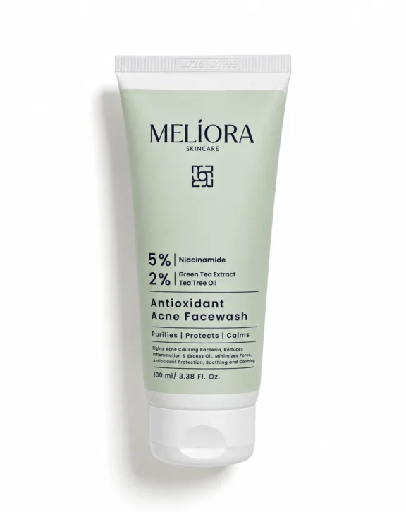 A gentle yet powerful antioxidant facewash crafted to fight acne, calm inflammation, and control excess oil without stripping the skin. Infused with 5% Niacinamide, Green Tea Extract, and Tea Tree Oil, this daily cleanser leaves your skin feeling fresh, balanced, and refined like morning dew on polished jade 🌿